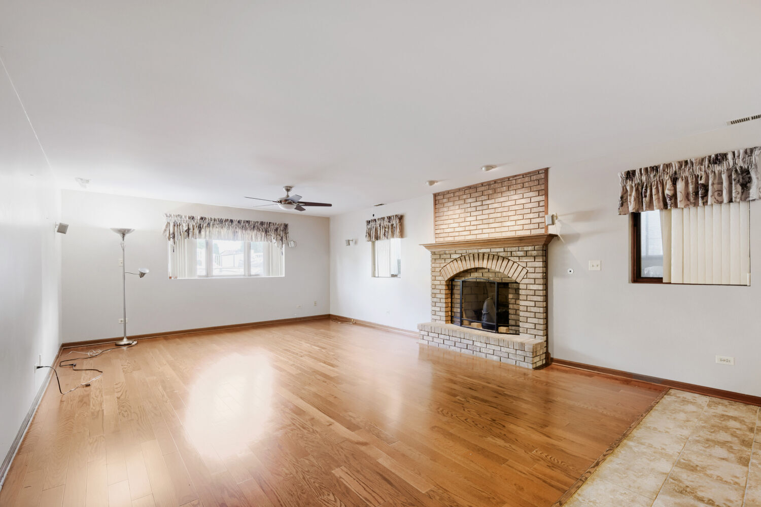 9015 Natoma Avenue Property Photo 14