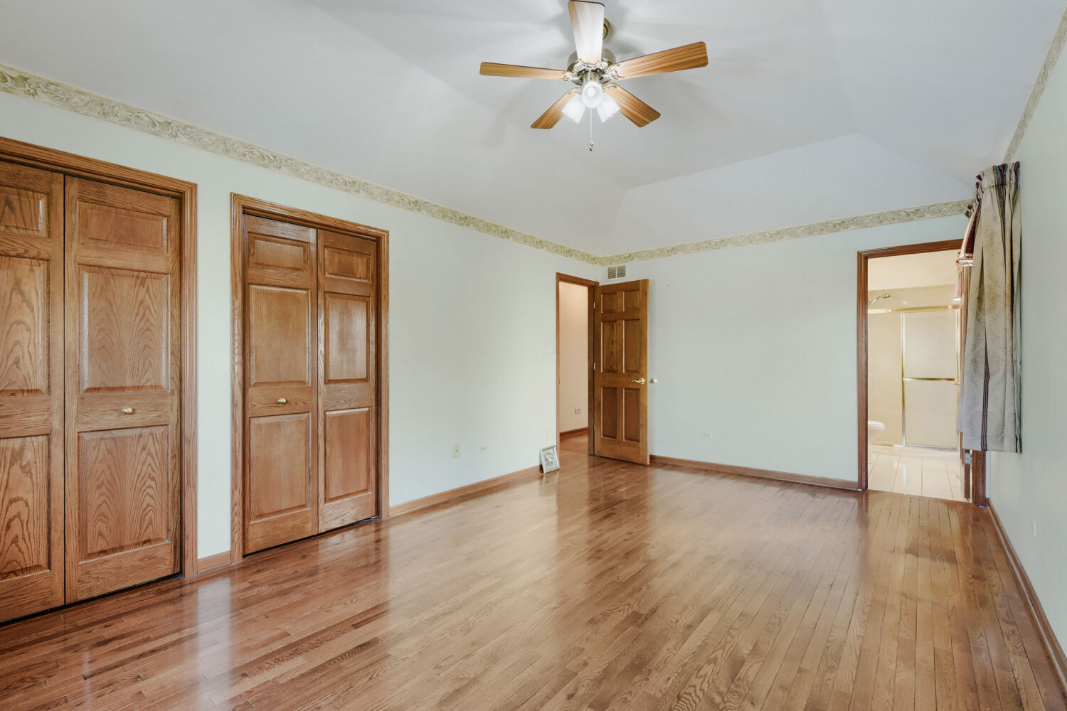 9015 Natoma Avenue Property Photo 17