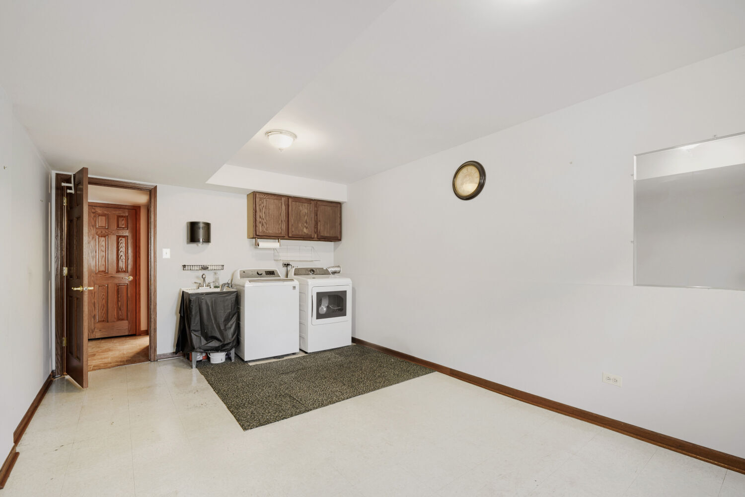 9015 Natoma Avenue Property Photo 24