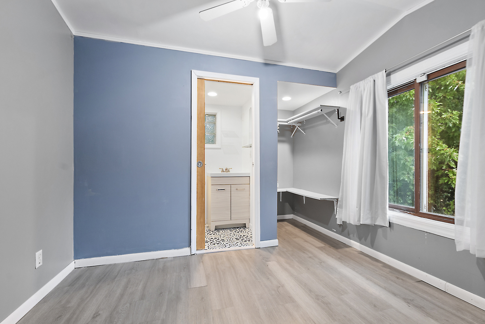 14115 Western Avenue 400b Property Photo 6