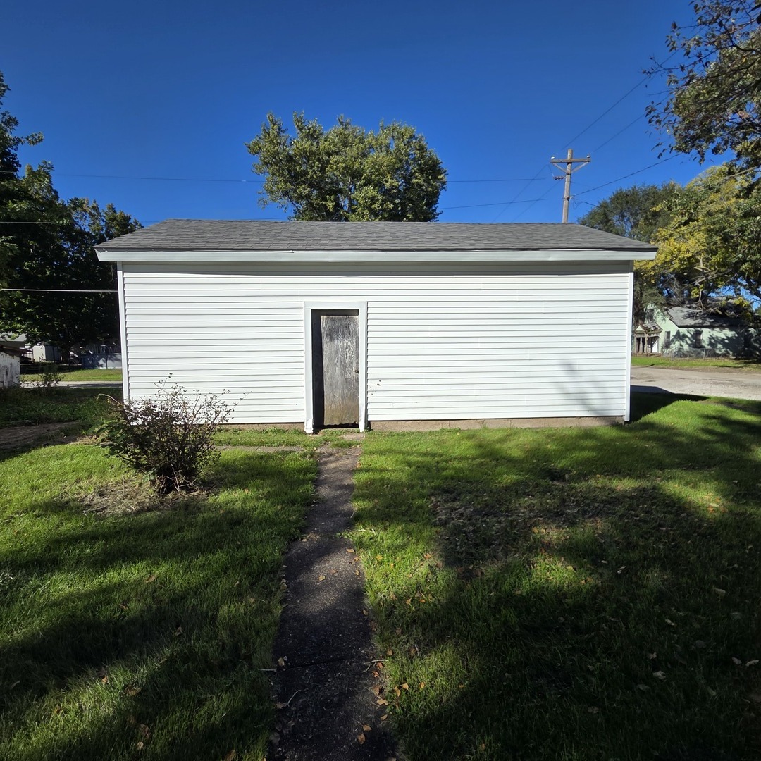 301 3rd Street Property Photo 32