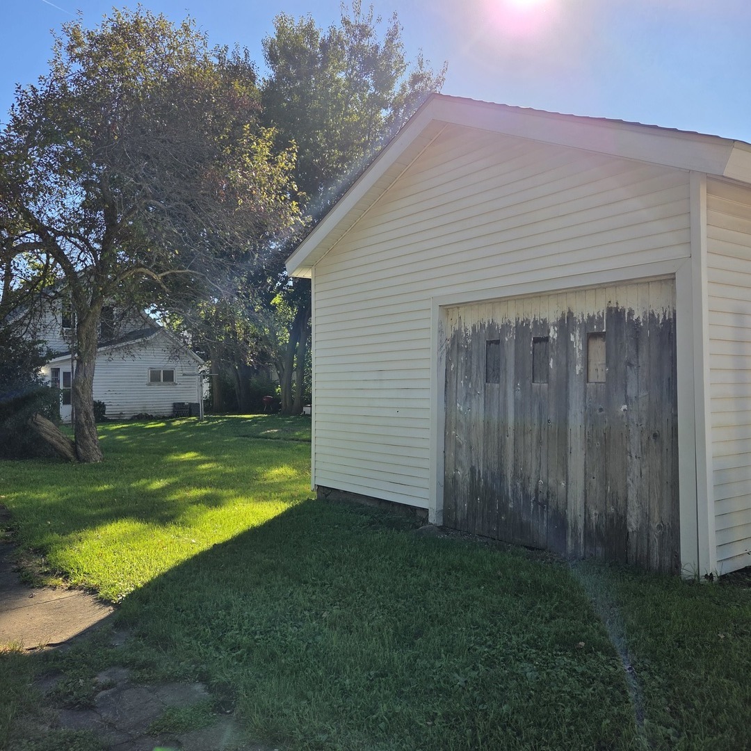 301 3rd Street Property Photo 34