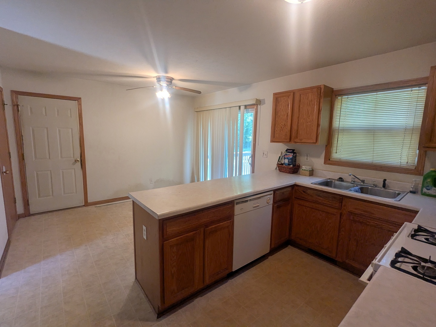 1053 School Street Property Photo 3
