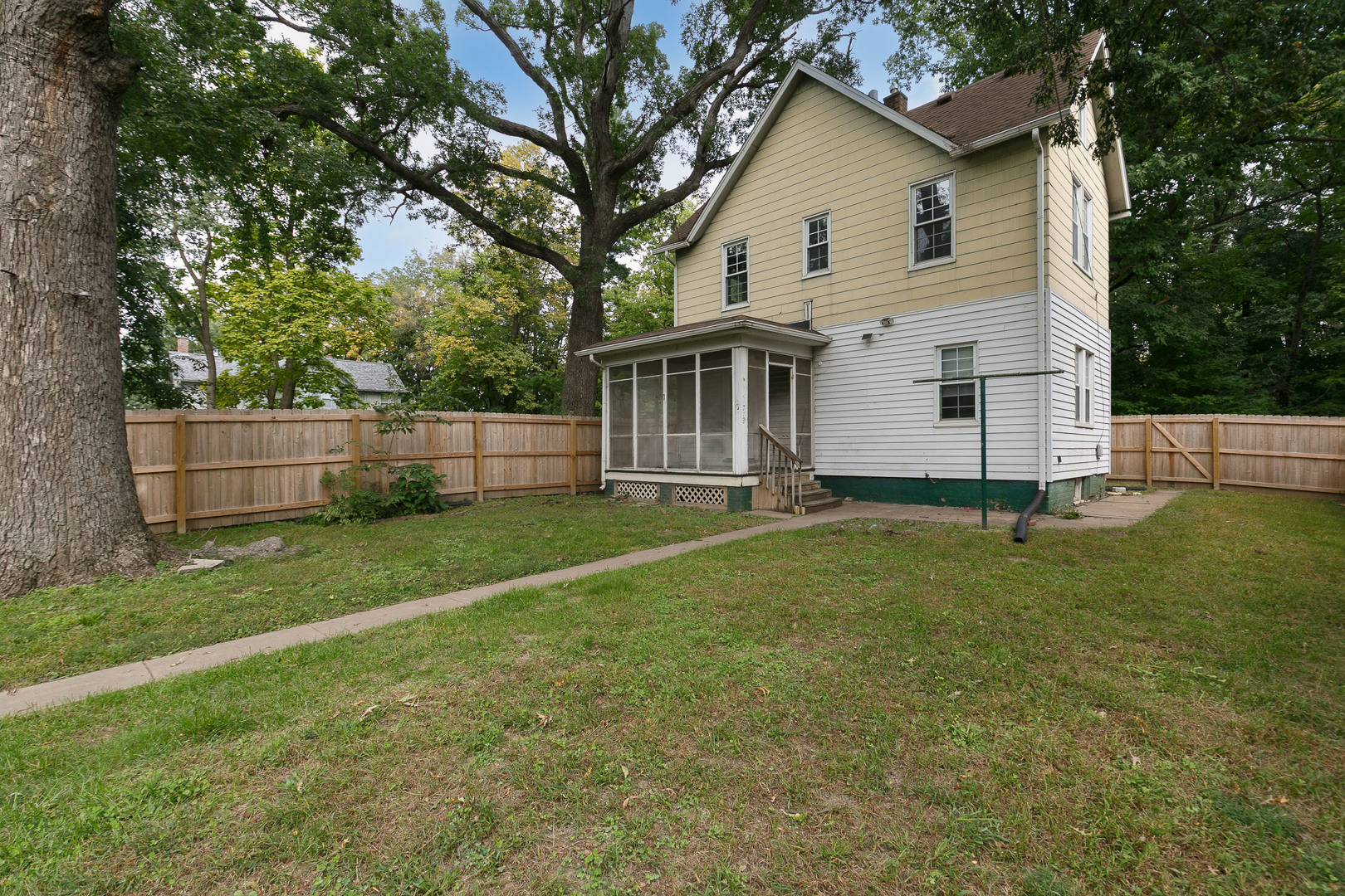 719 3rd Street Property Photo 2