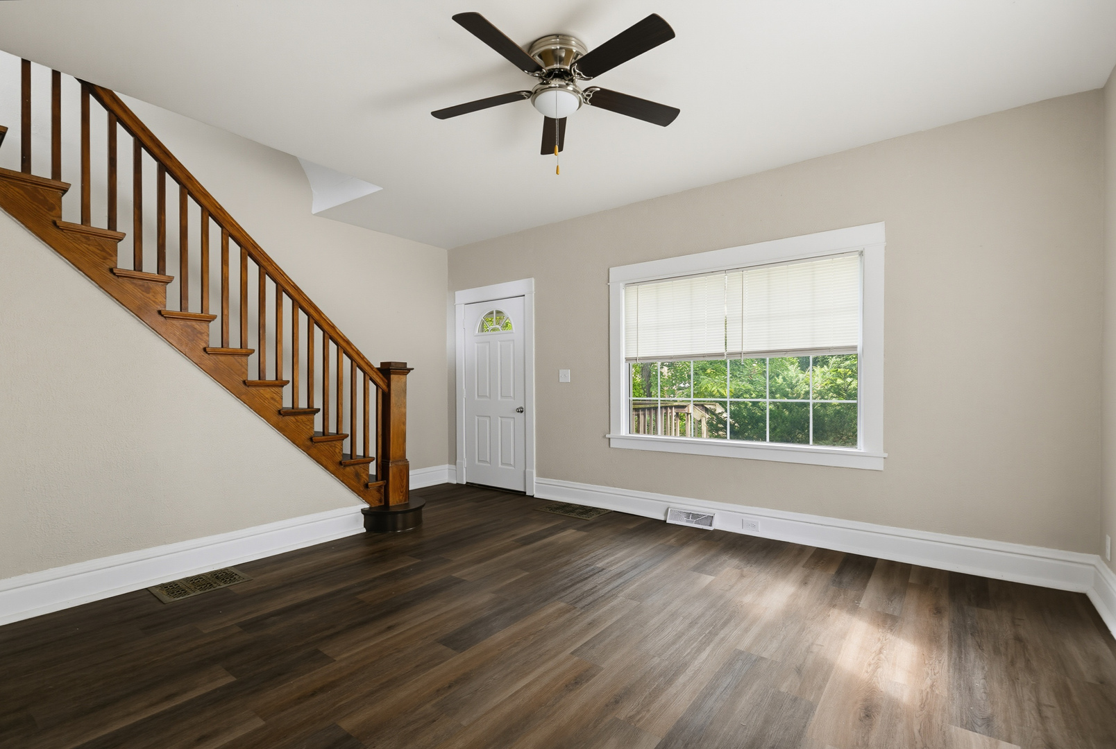 719 3rd Street Property Photo 3
