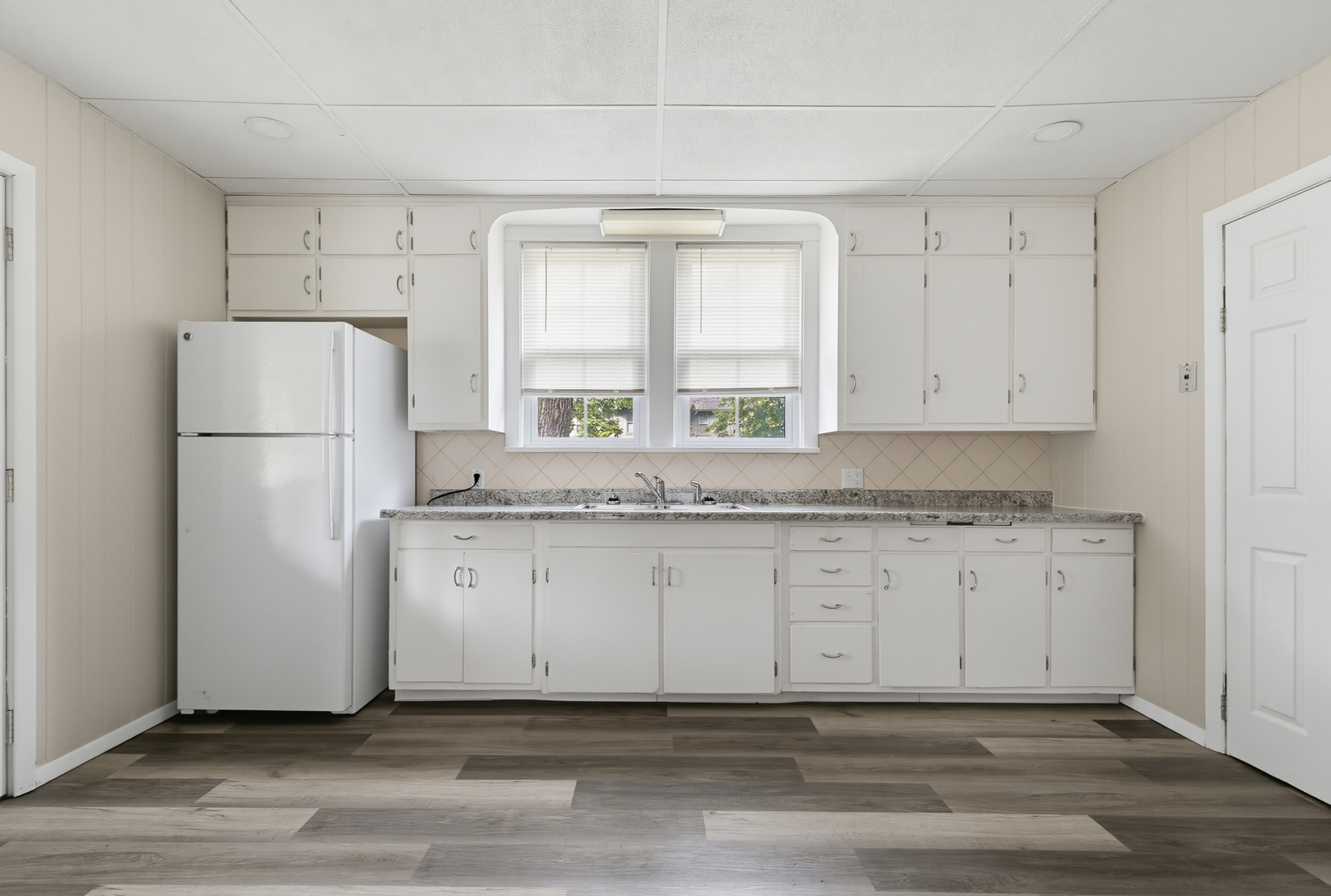 719 3rd Street Property Photo 11