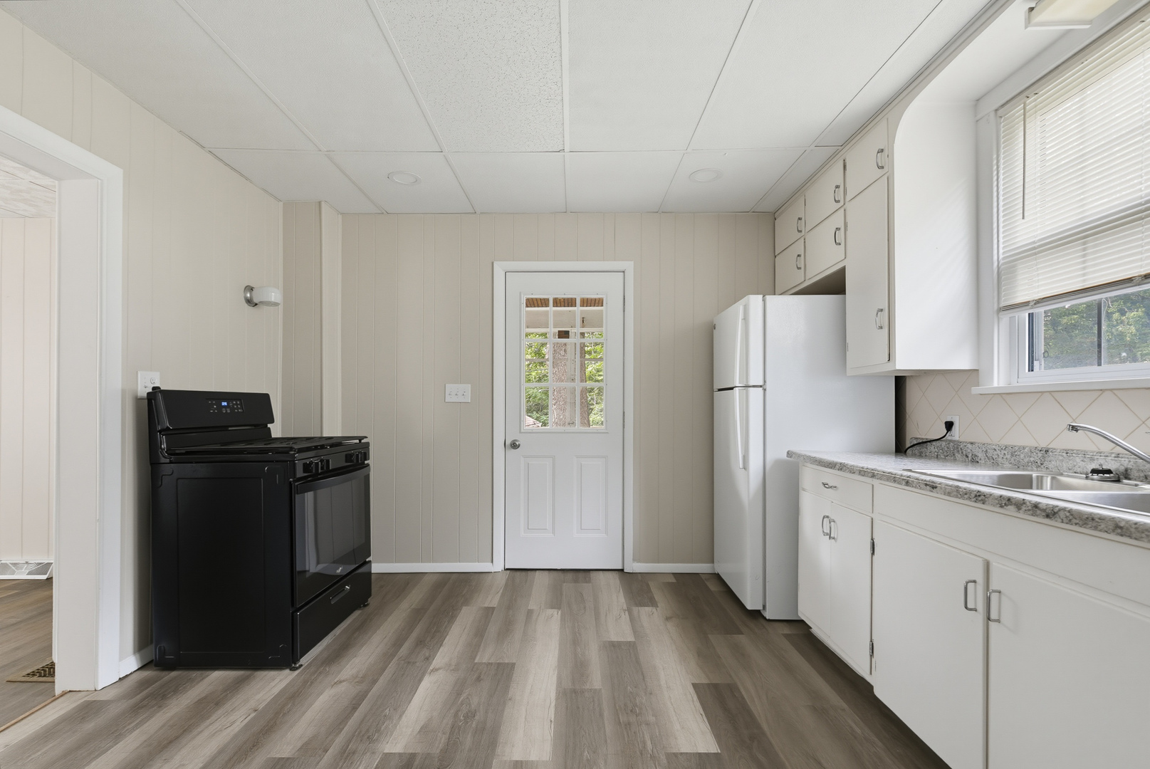 719 3rd Street Property Photo 12