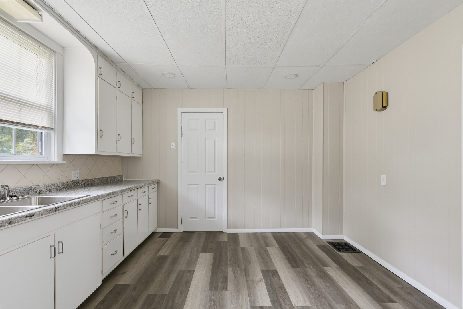 719 3rd Street Property Photo 13
