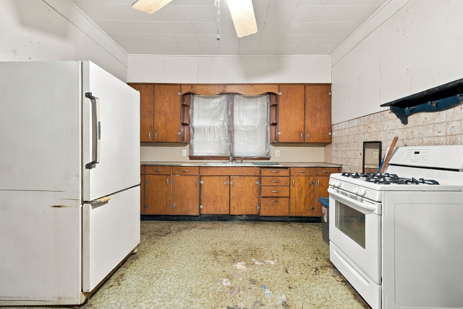 633 Locust Place Property Photo 3