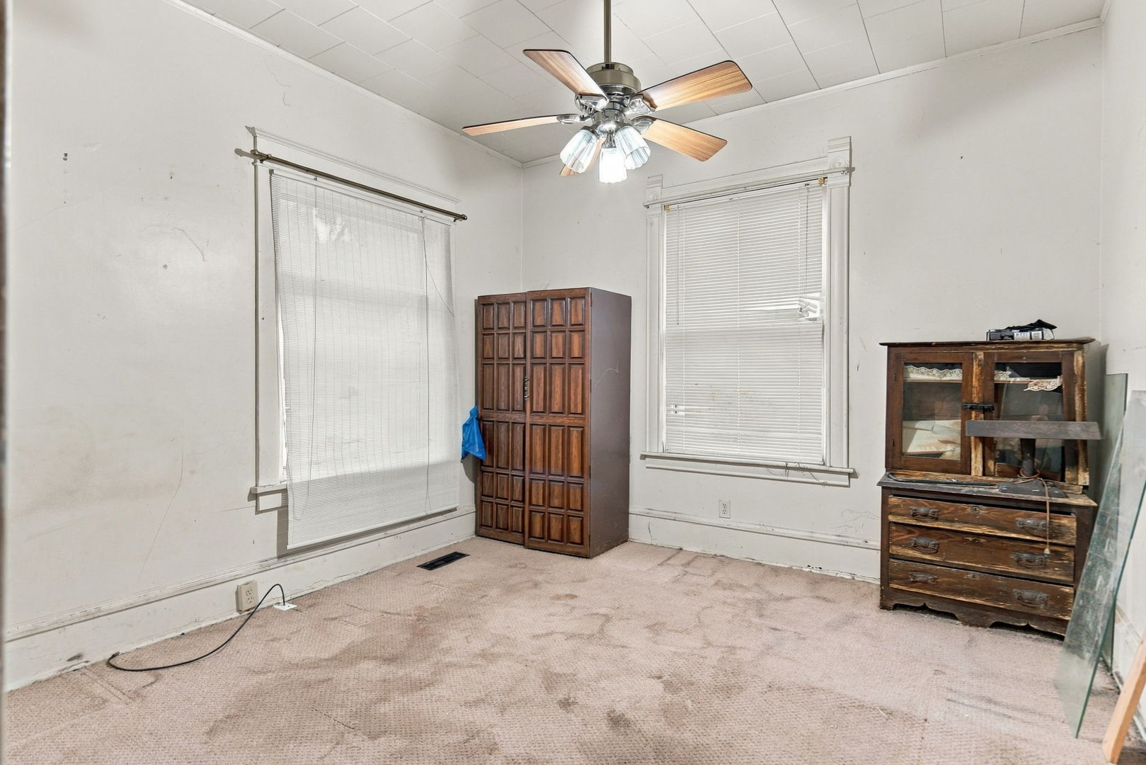 633 Locust Place Property Photo 12