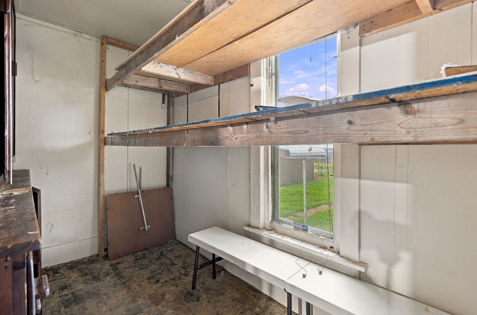 633 Locust Place Property Photo 13