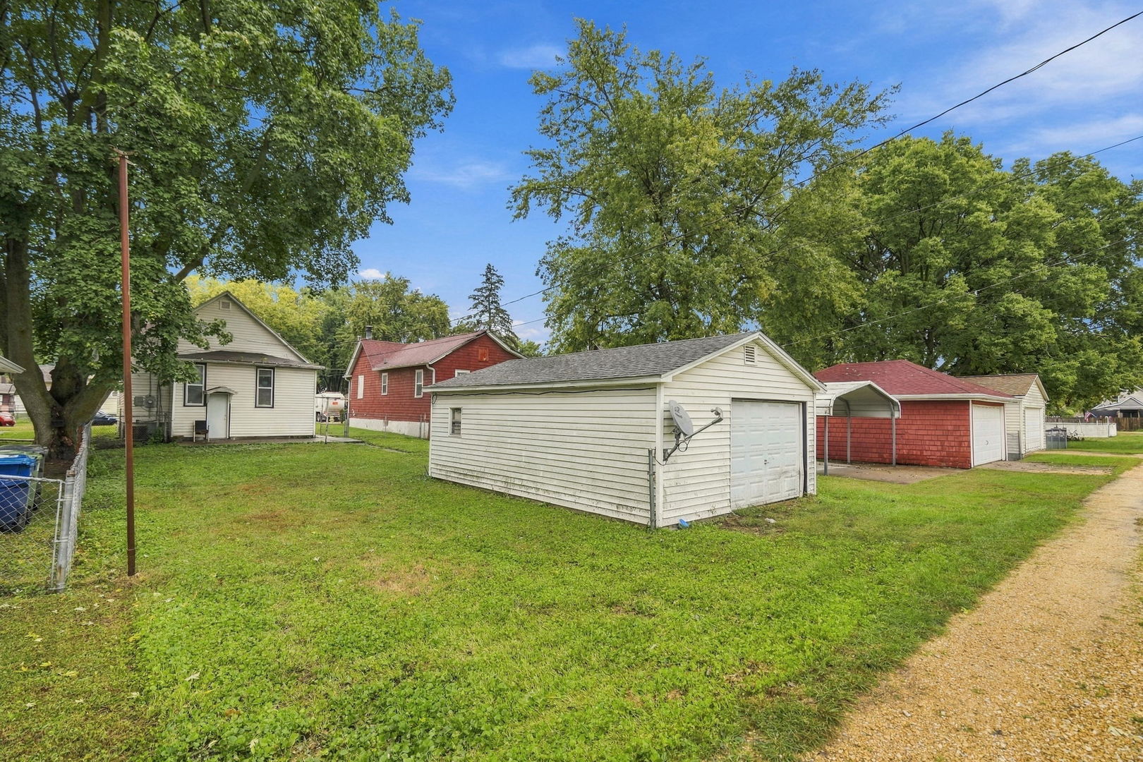 633 Locust Place Property Photo 17