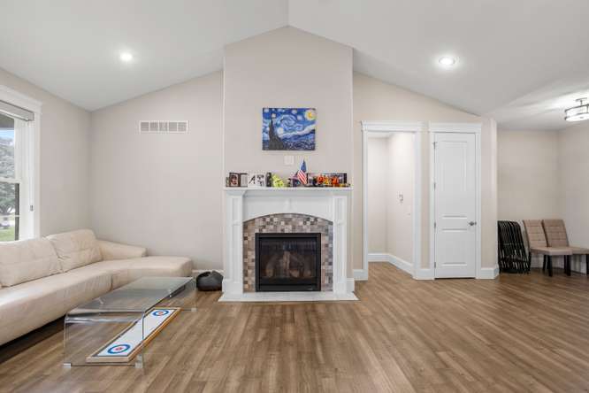 12773107 Property Photo 10