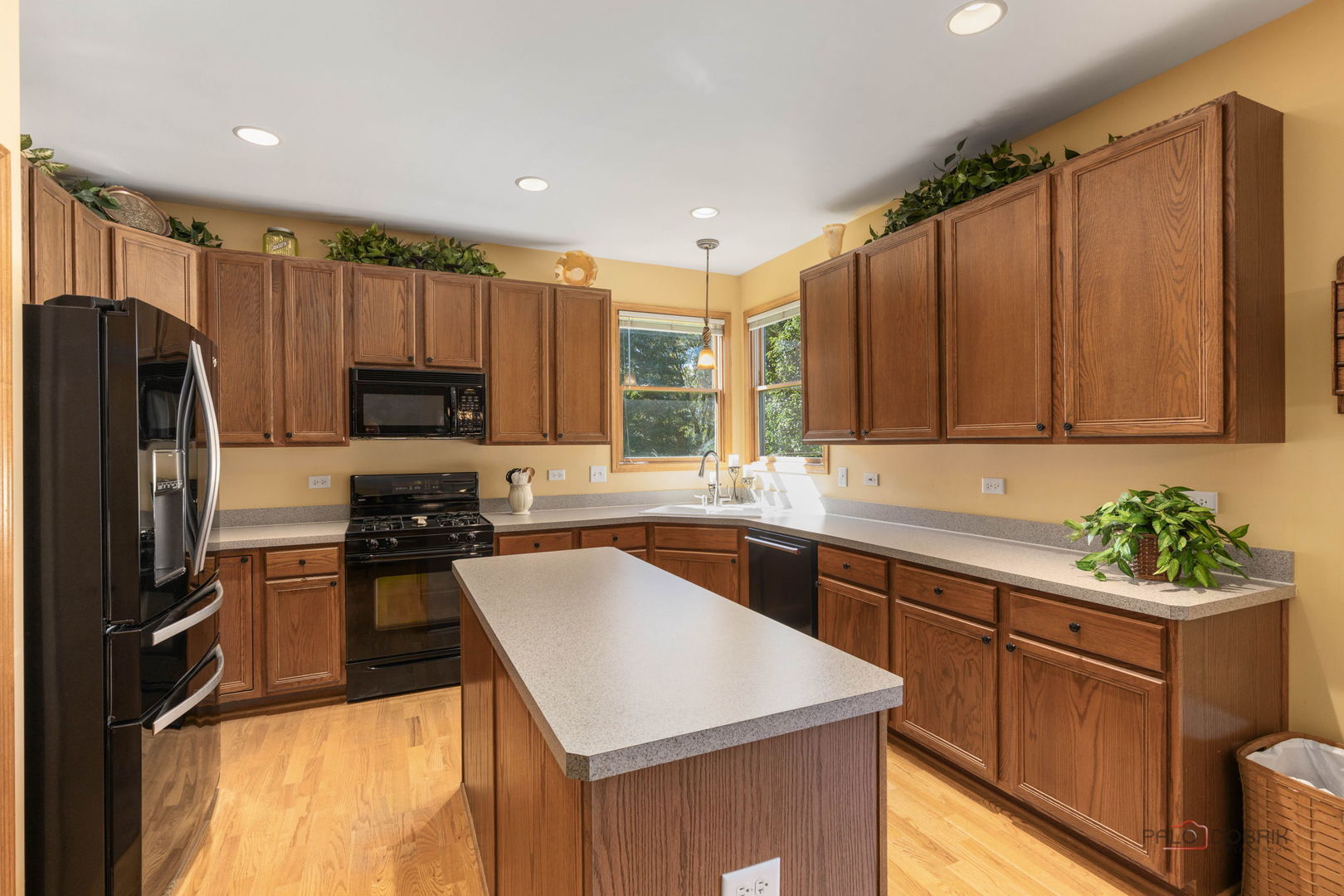 1490 Pheasant Trail Court Property Photo 11