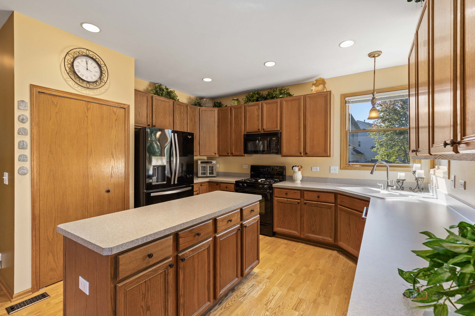 1490 Pheasant Trail Court Property Photo 14