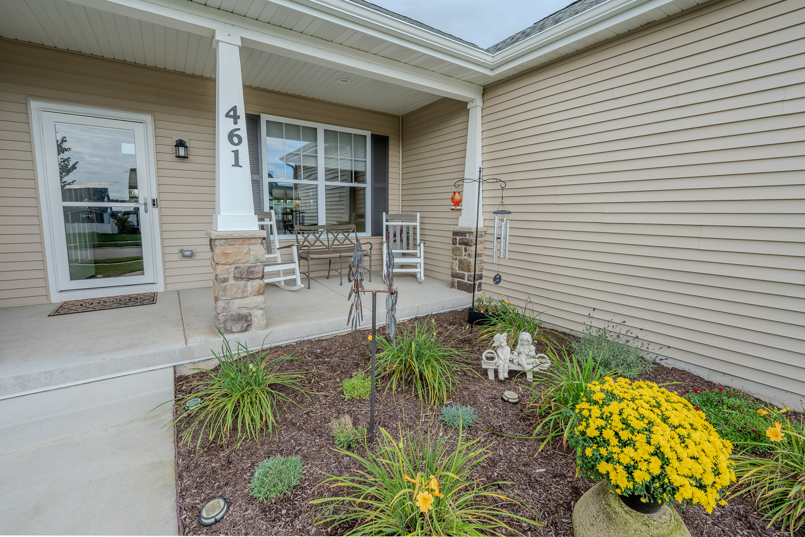 461 Dawns Property Photo 2