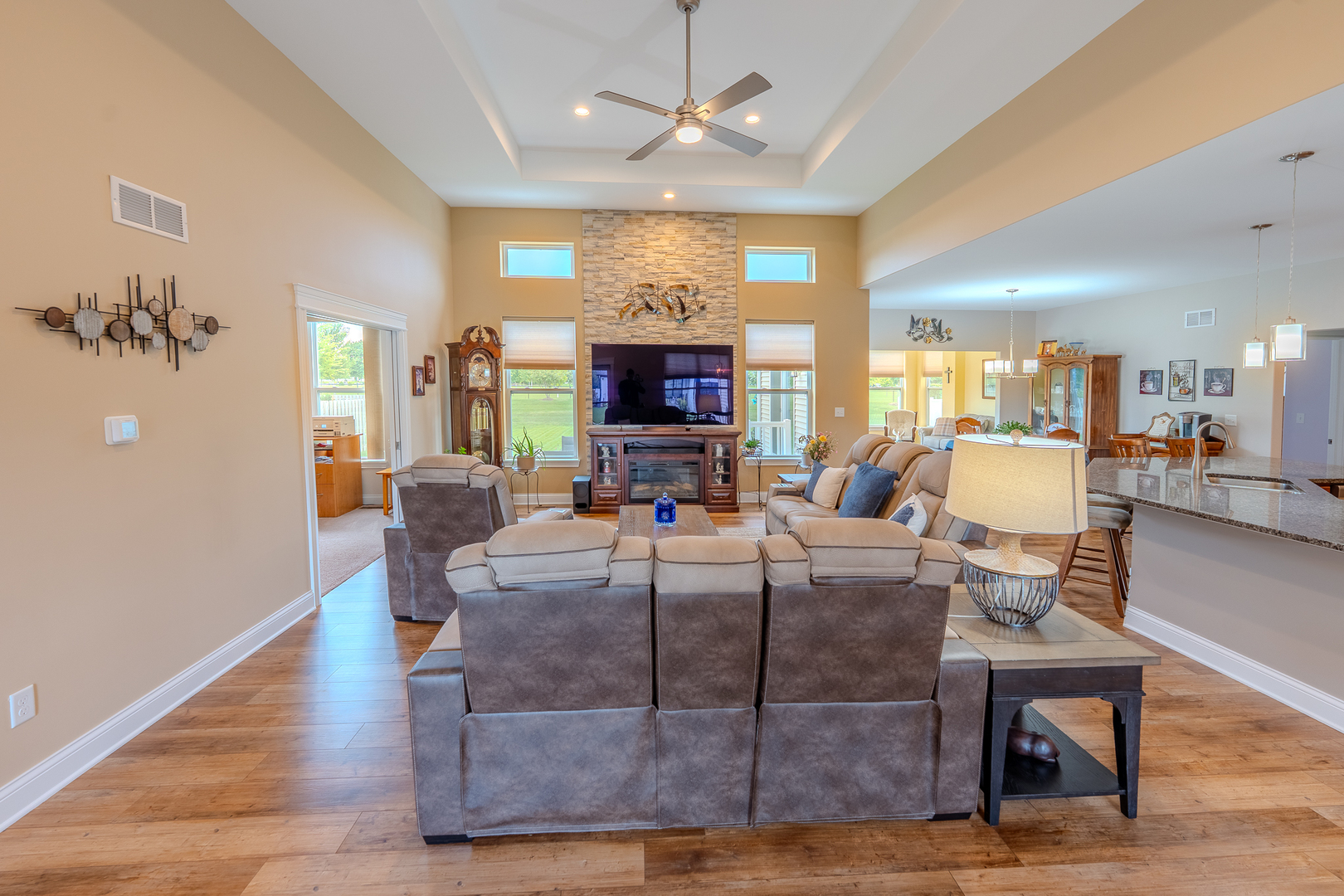 461 Dawns Property Photo 4