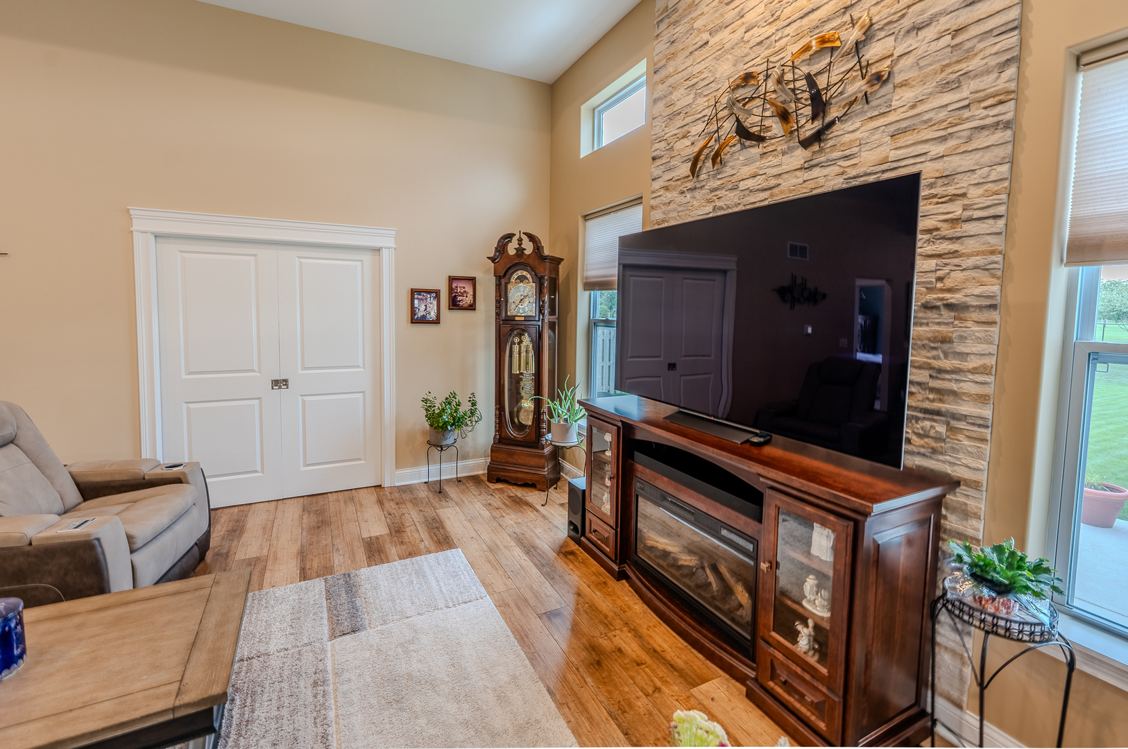 461 Dawns Property Photo 6