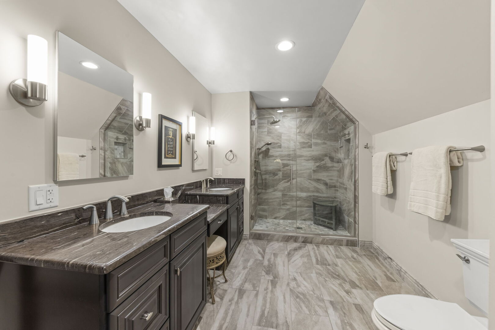 27w118 Cove Lane Property Photo 21