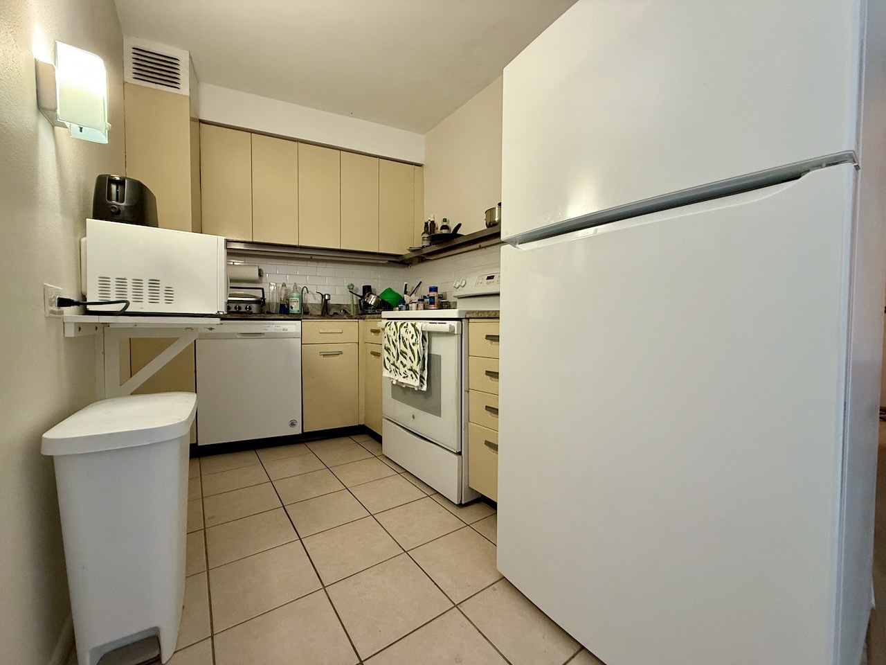 300 N State Street 4603 Property Photo 3