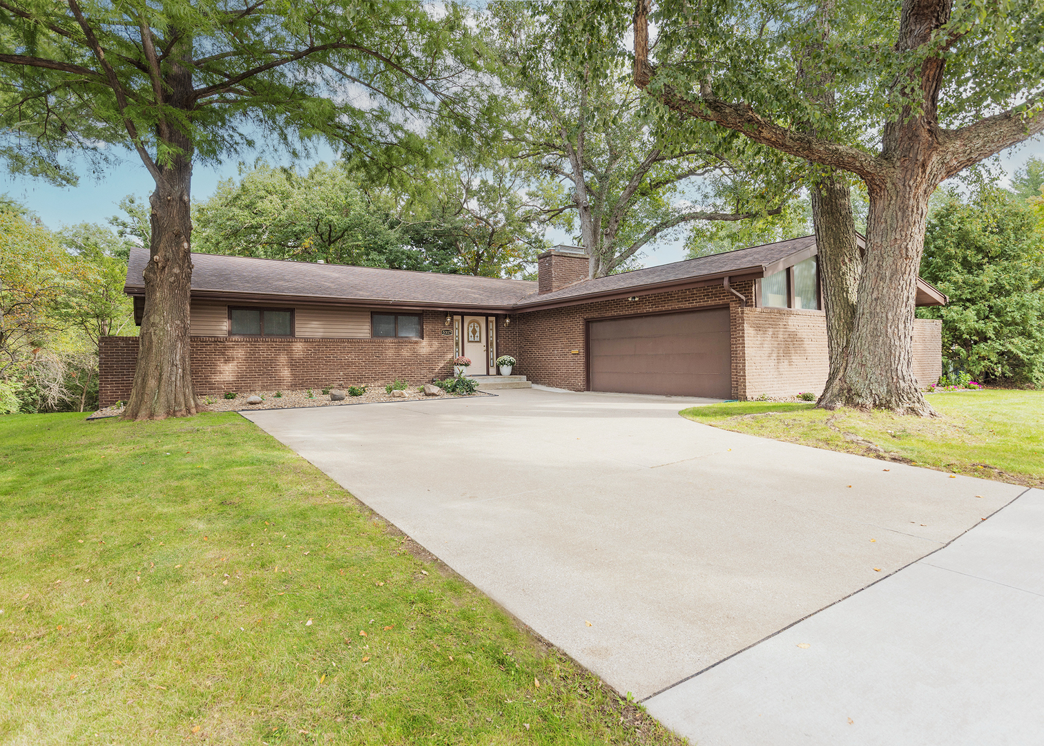 5317 36th Avenue Court Property Photo 1