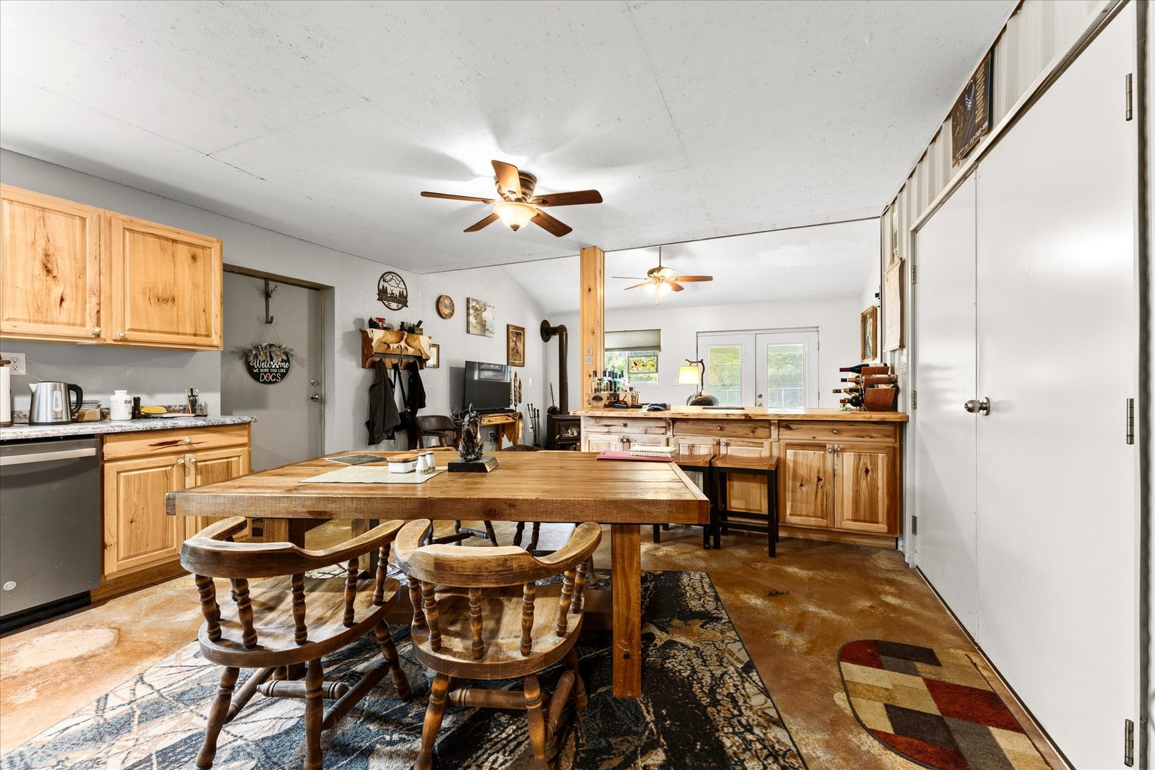 7302 River Road Property Photo 8
