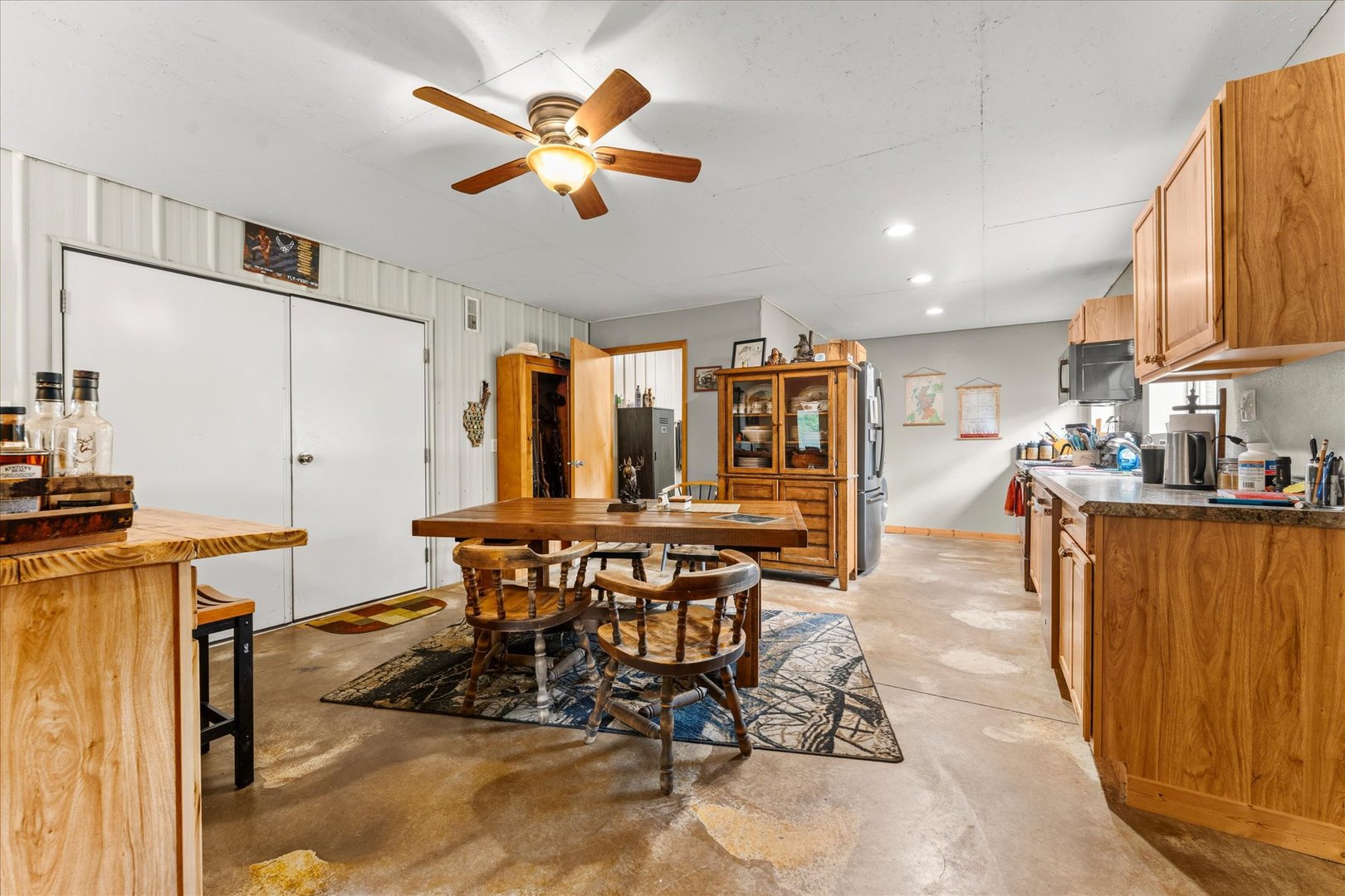 7302 River Road Property Photo 10