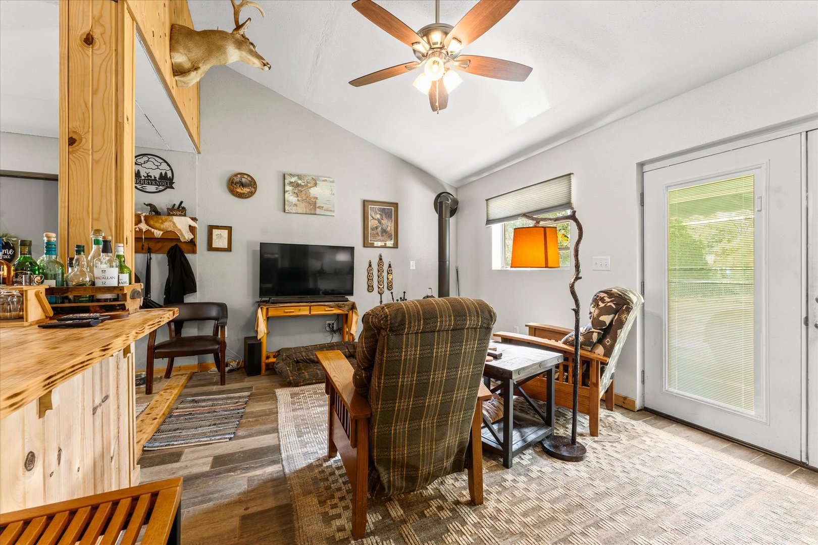 7302 River Road Property Photo 13