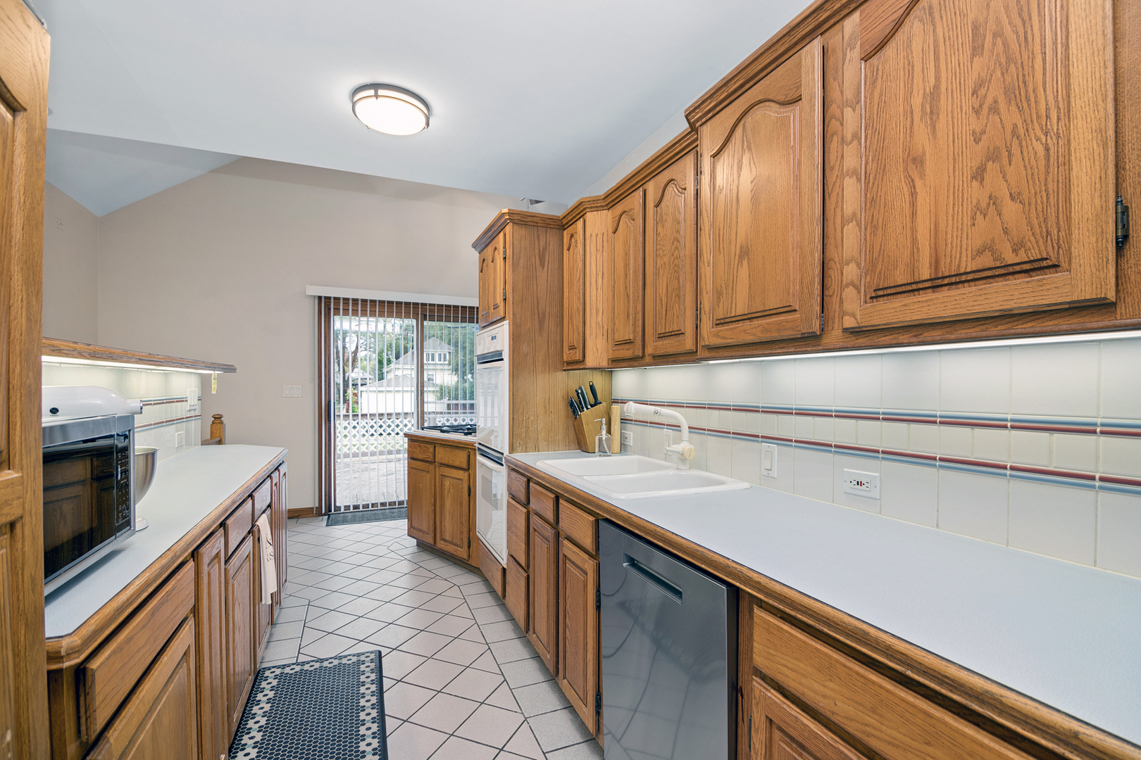3814 Madison Avenue Property Photo 6
