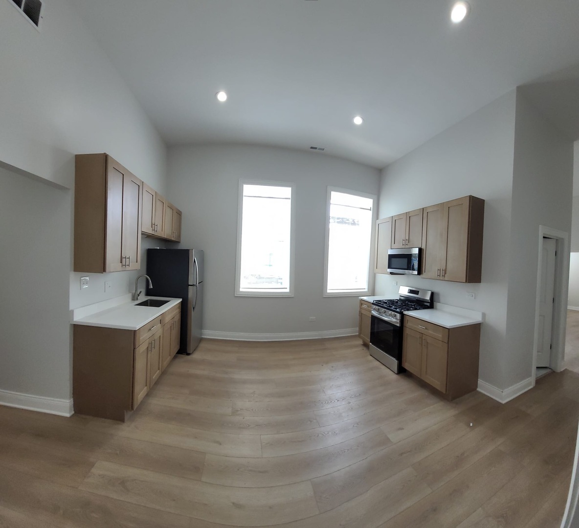 2458 S Sawyer Avenue 2f Property Photo 8