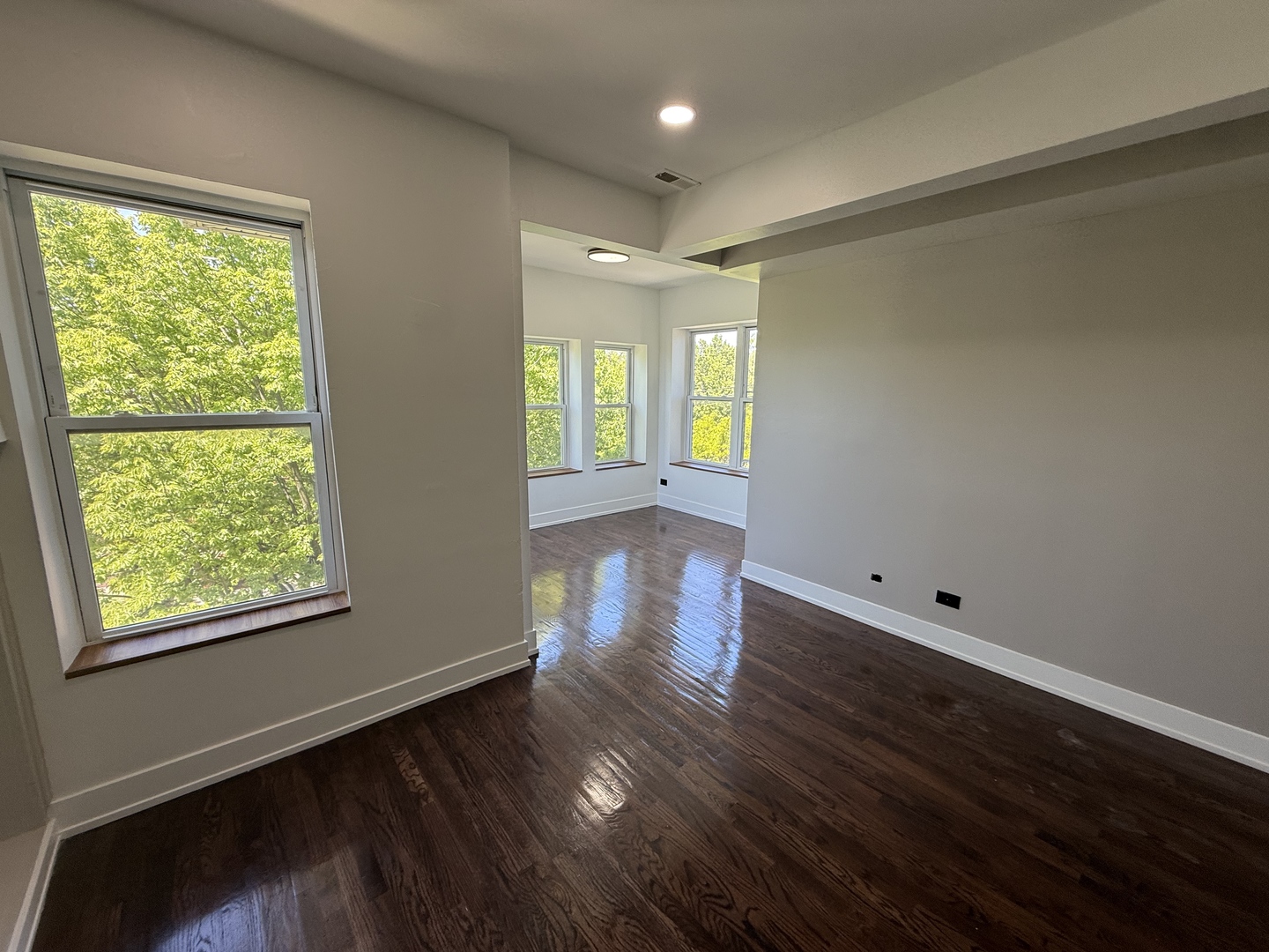 6915 S Peoria Street Property Photo 5