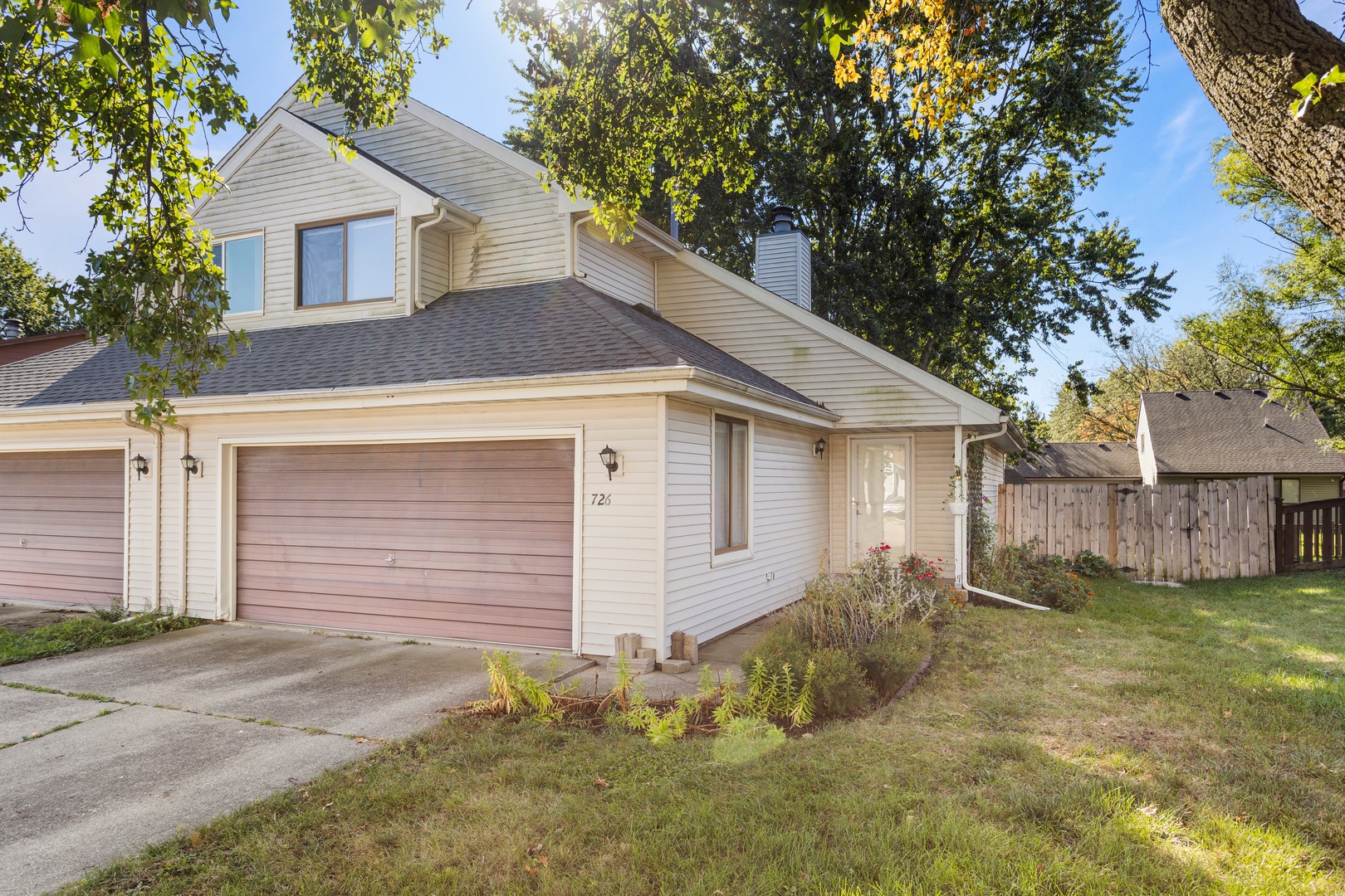 726 Higgins Road Property Photo 1