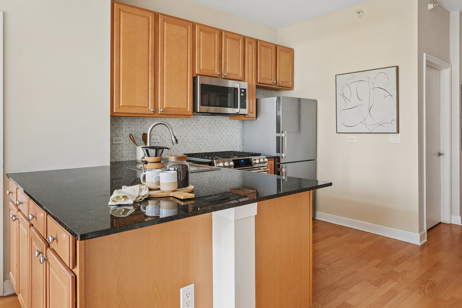 233 E 13th Street 510 Property Photo 5