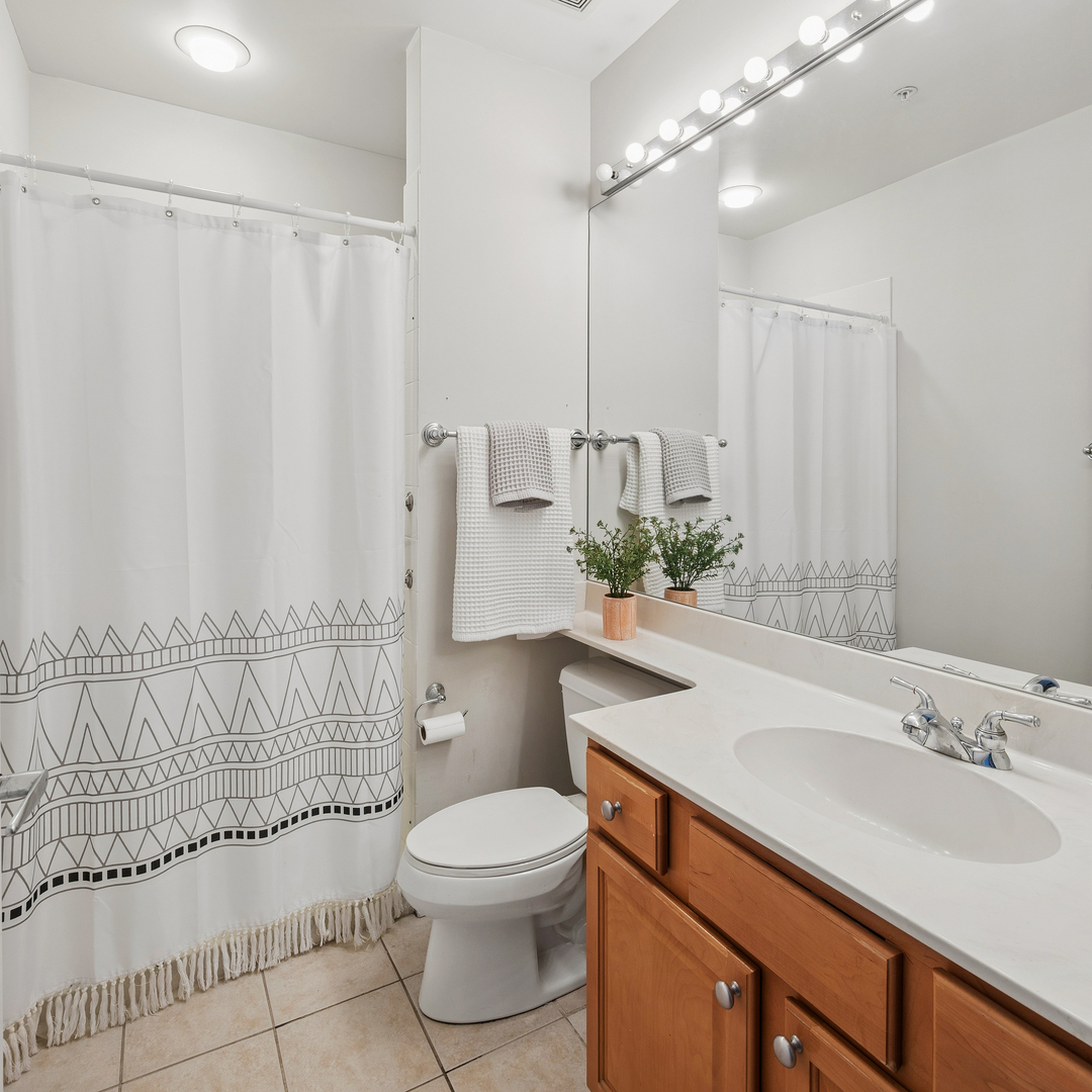 233 E 13th Street 510 Property Photo 12