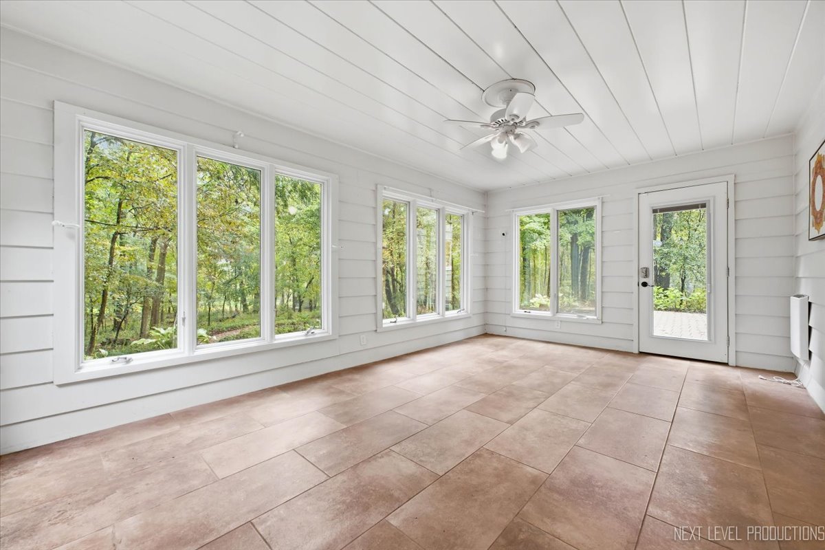 36w584 Wild Rose Road Property Photo 7