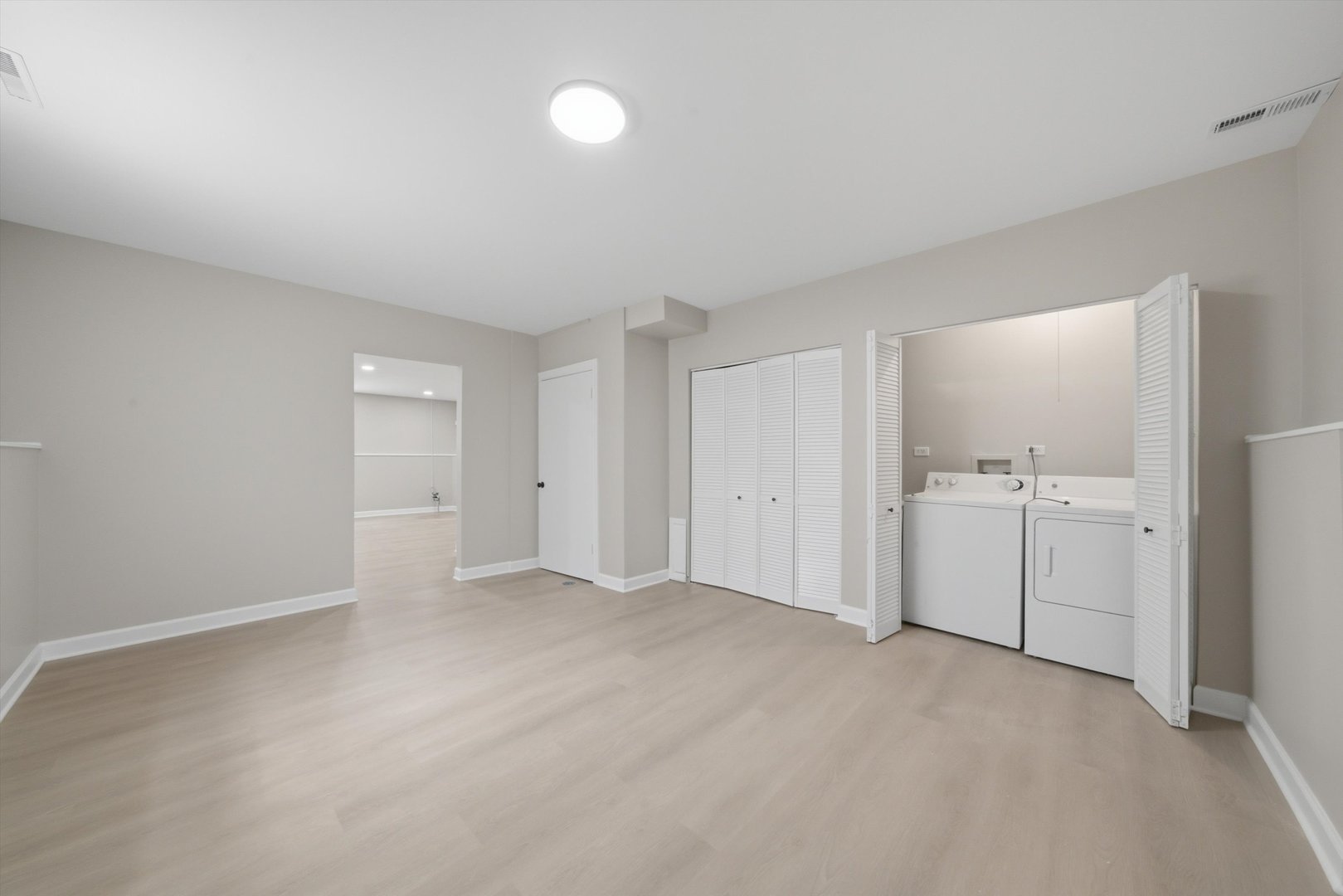 3343 S Michigan Avenue Property Photo 15