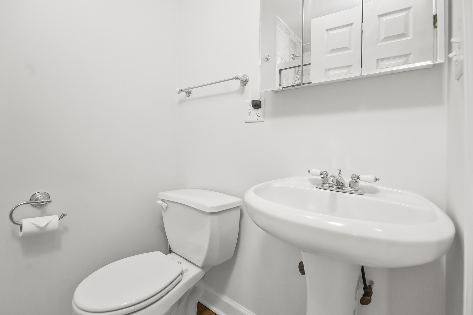 1524 W Fargo Avenue 2s Property Photo 17