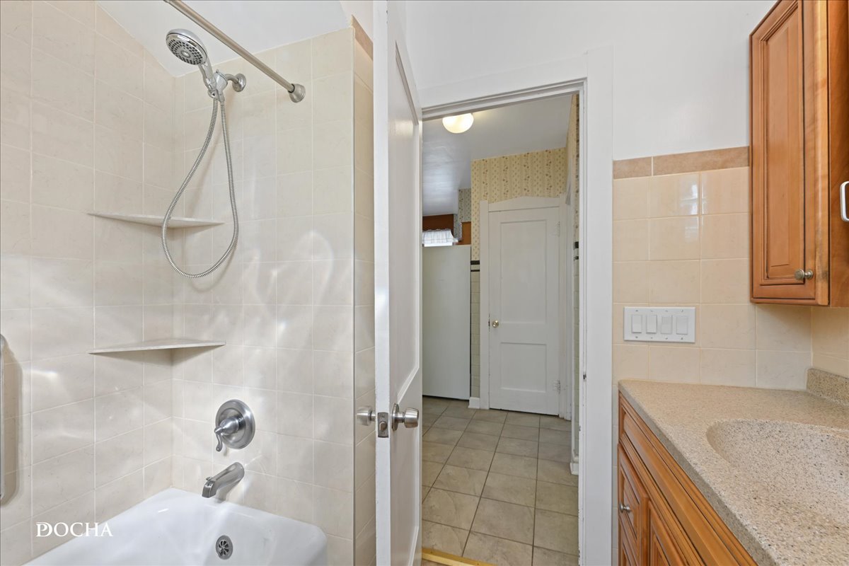 2928 N 76th Court Property Photo 12