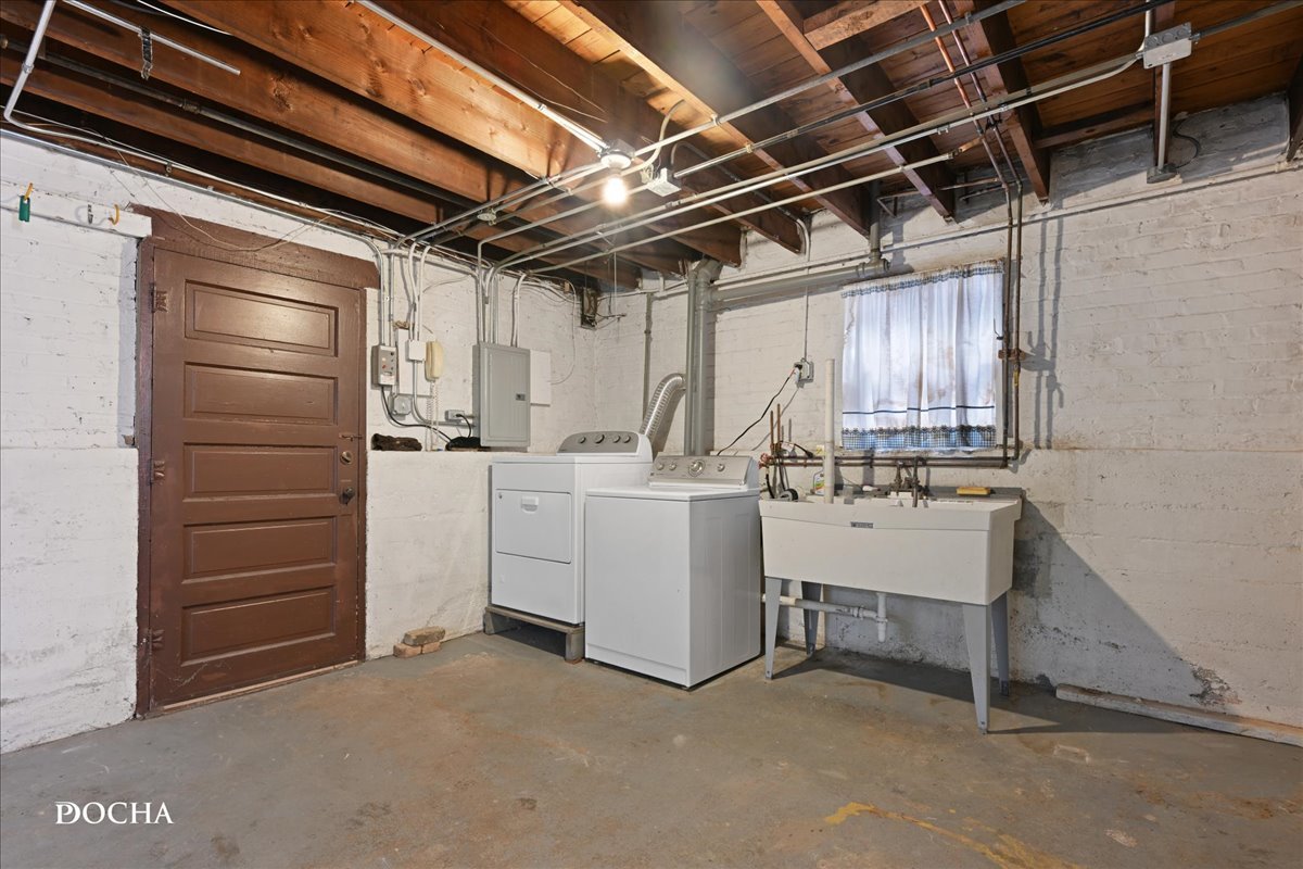 2928 N 76th Court Property Photo 20