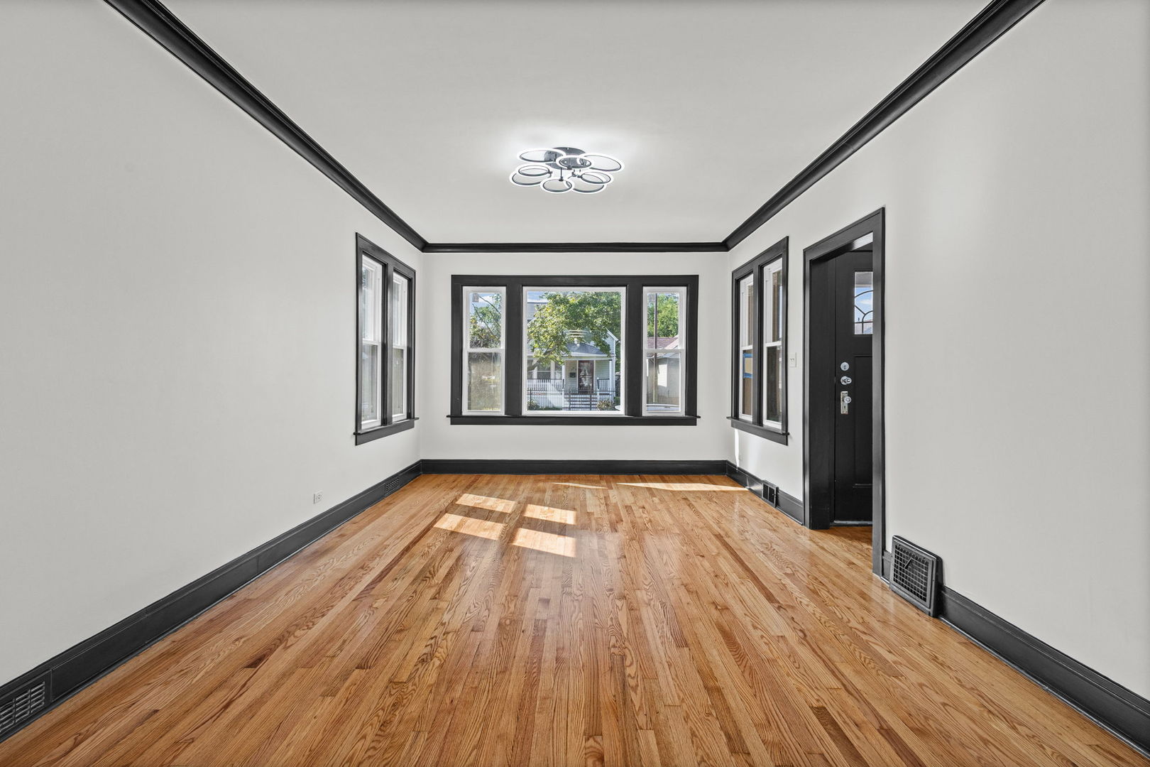 10119 S Wentworth Avenue Property Photo 7