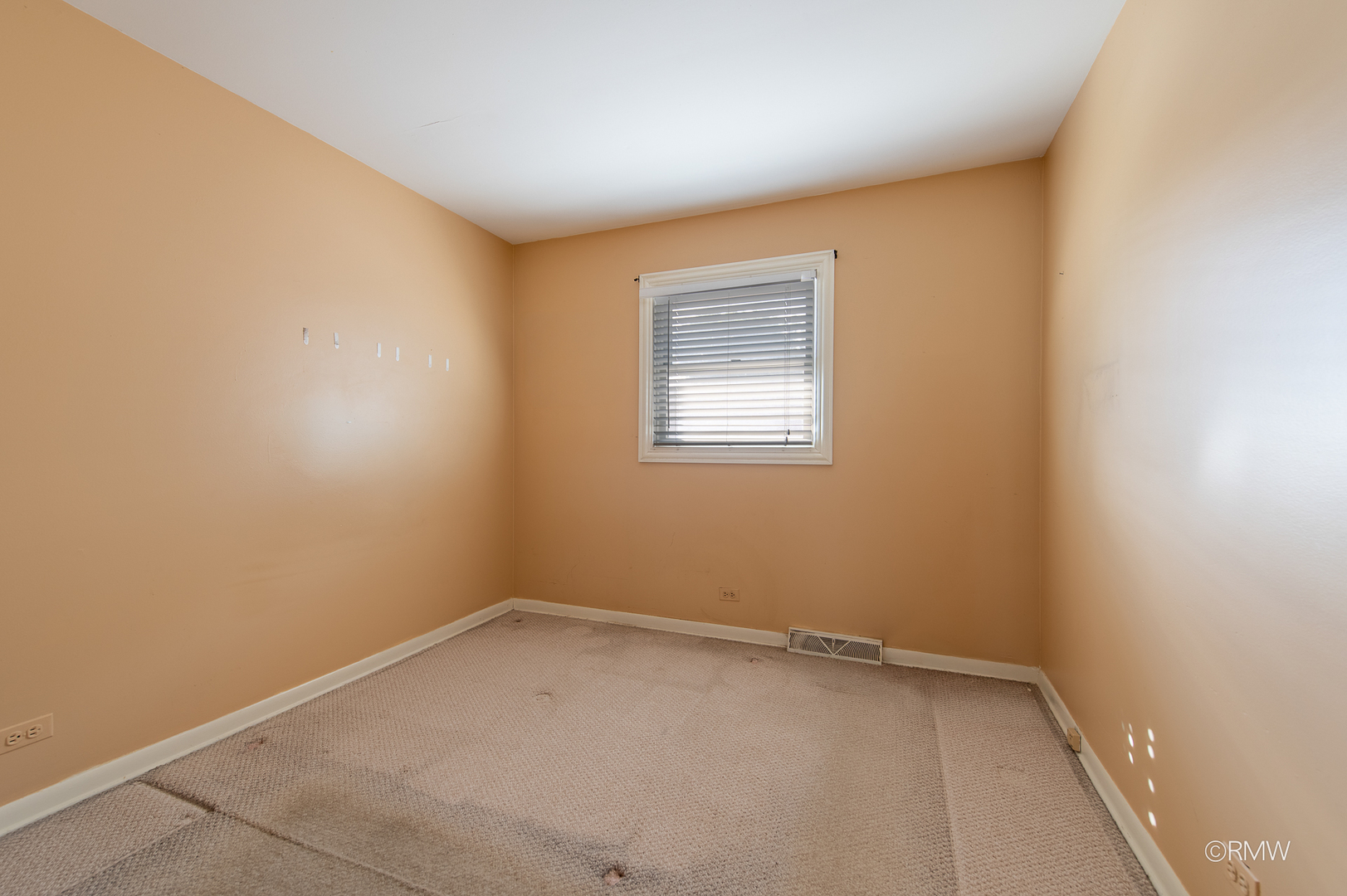 4 N 270 9th Avenue Property Photo 8