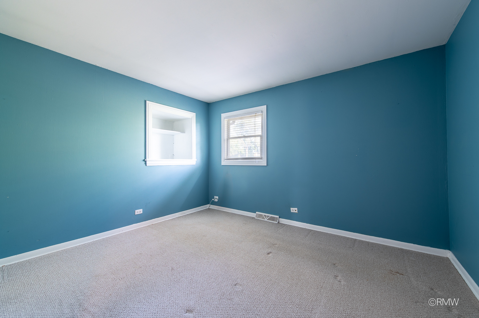 4 N 270 9th Avenue Property Photo 12