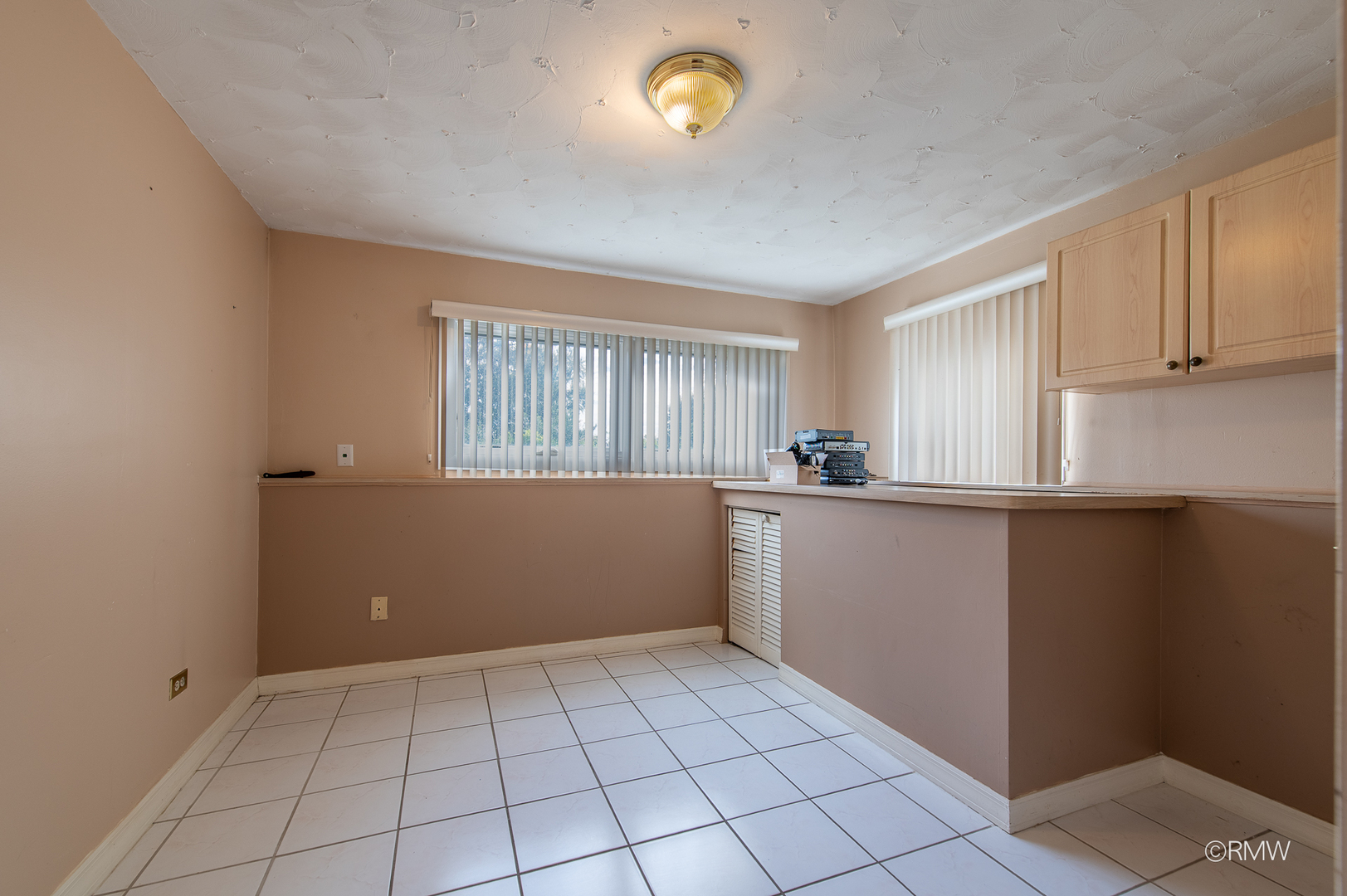 4 N 270 9th Avenue Property Photo 15