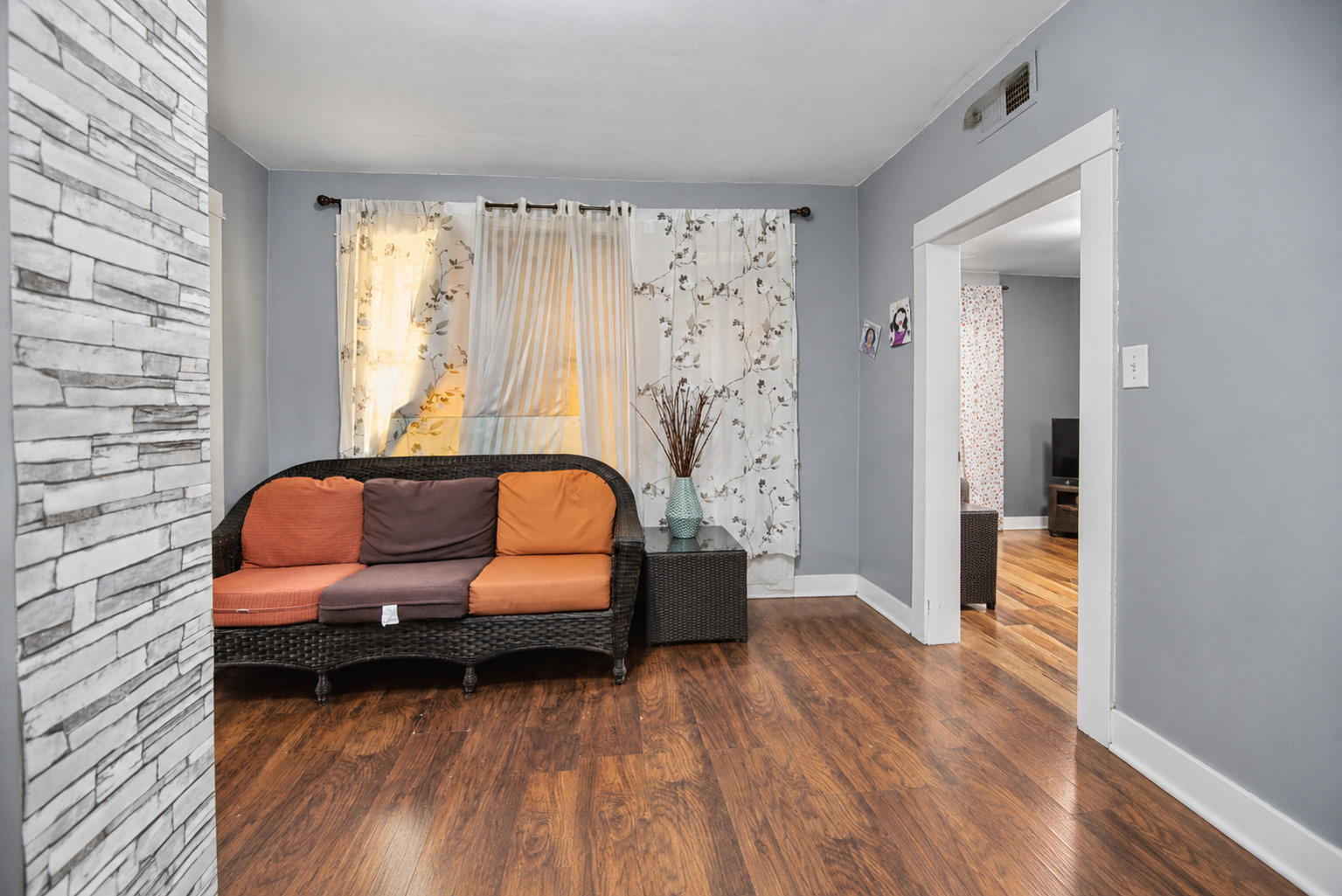 4953 S Artesian Avenue Property Photo 10