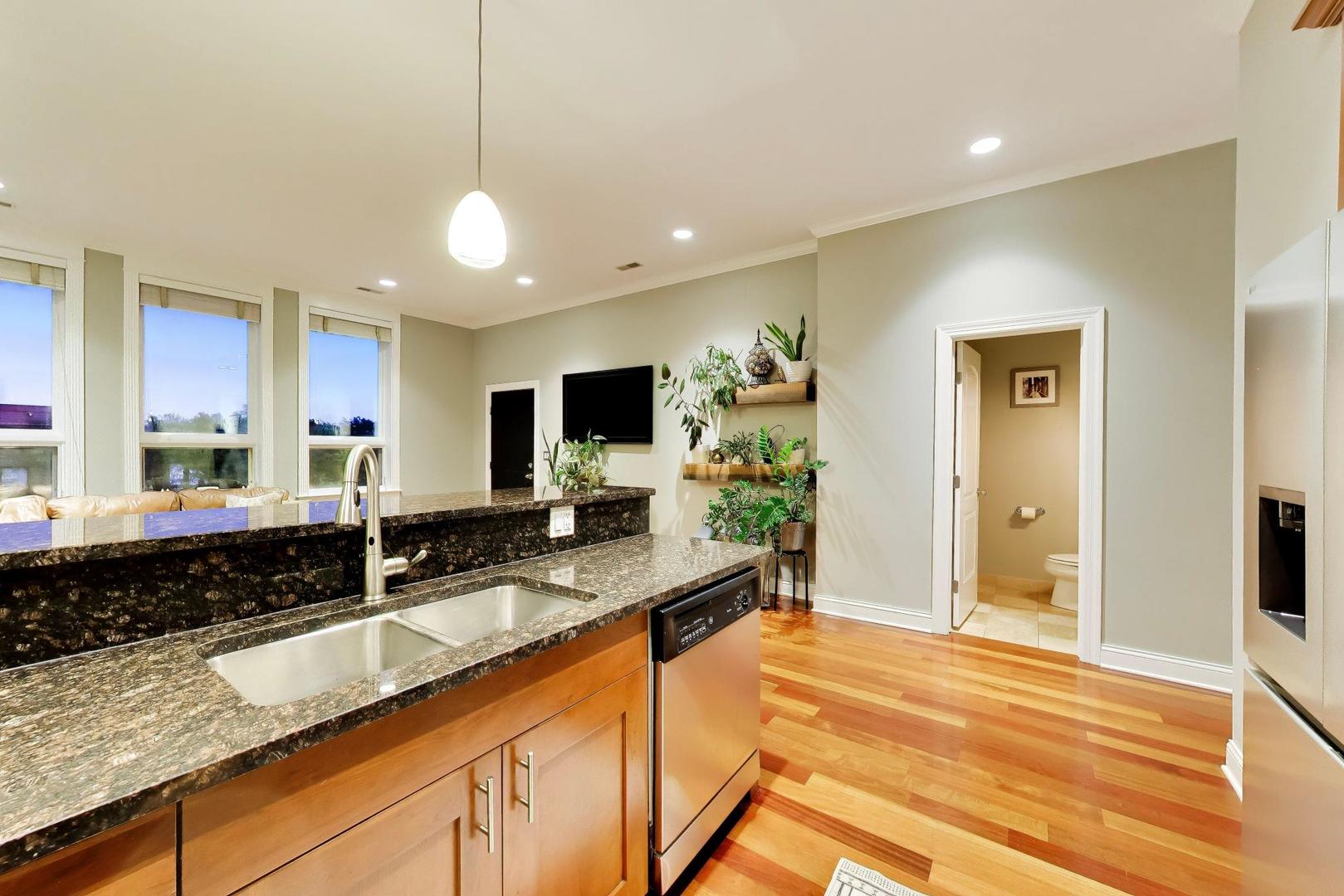 4110 N Western Avenue 4n Property Photo 13