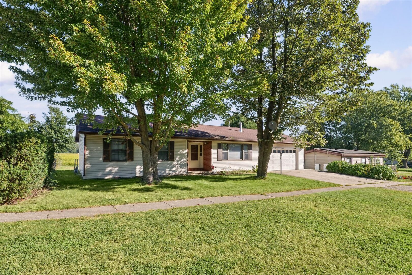 2210 E Perkins Road Property Photo 2