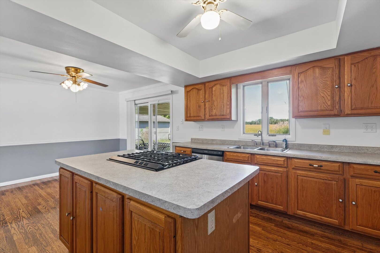 2210 E Perkins Road Property Photo 15