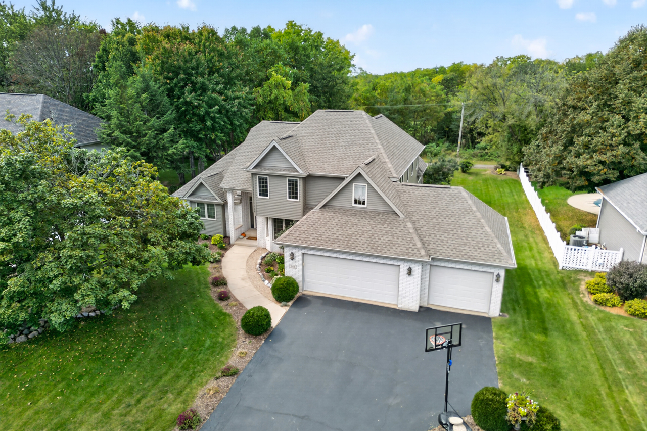 9176 Forest Ridge Drive Property Photo 2