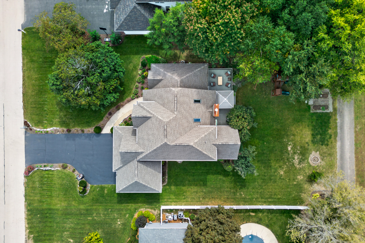 9176 Forest Ridge Drive Property Photo 4