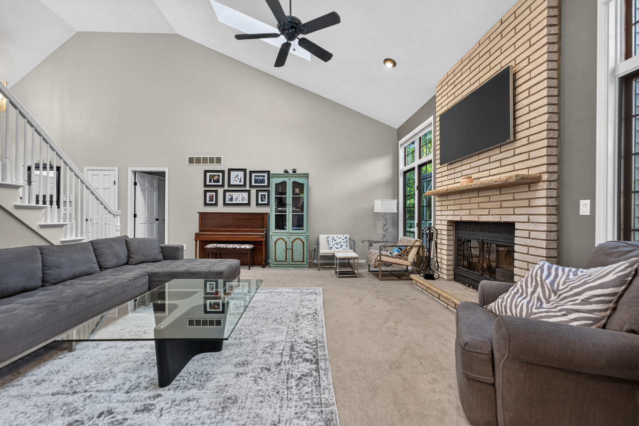9176 Forest Ridge Drive Property Photo 8